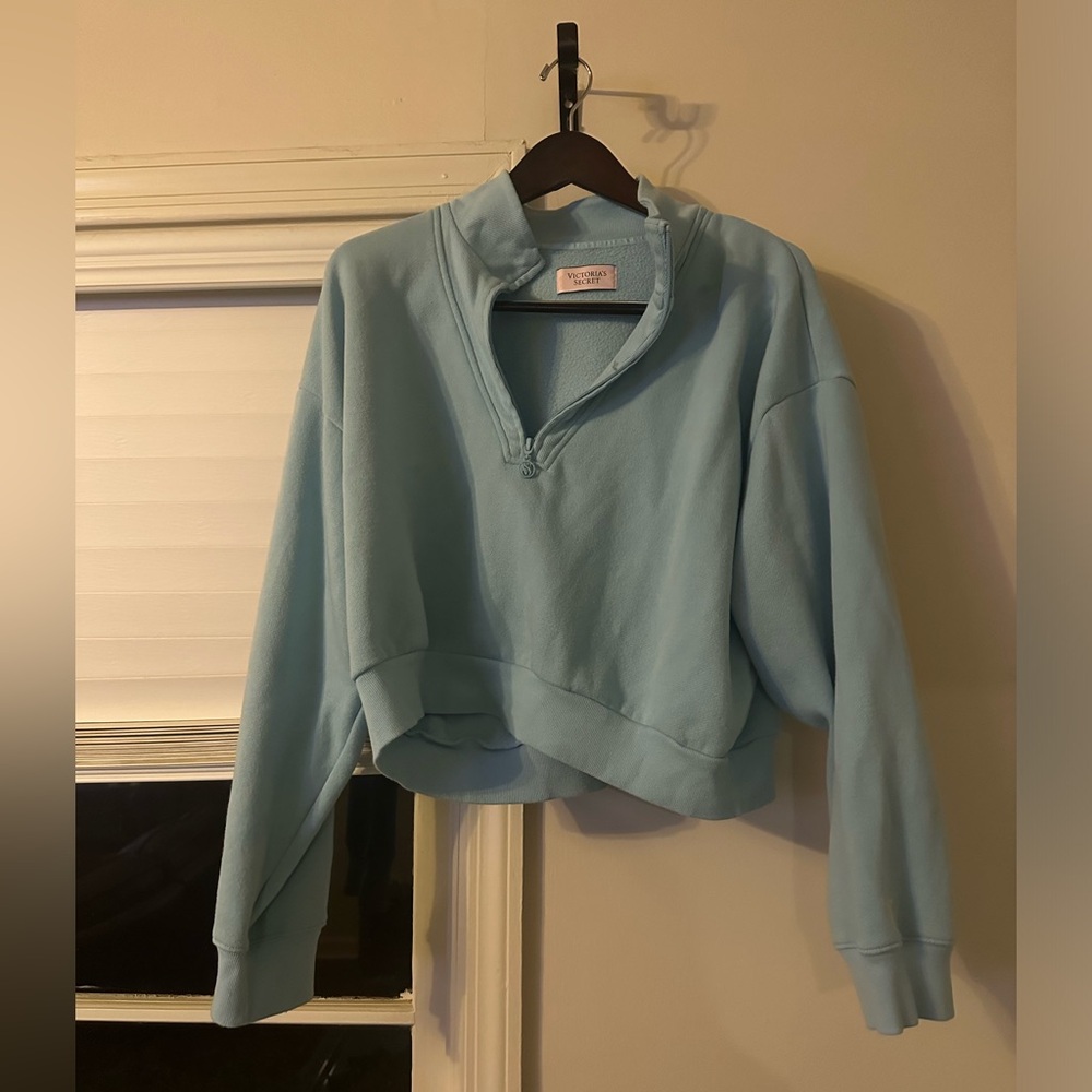 Victoria’s Secret Blue Cropped Pullover Sweatshirt